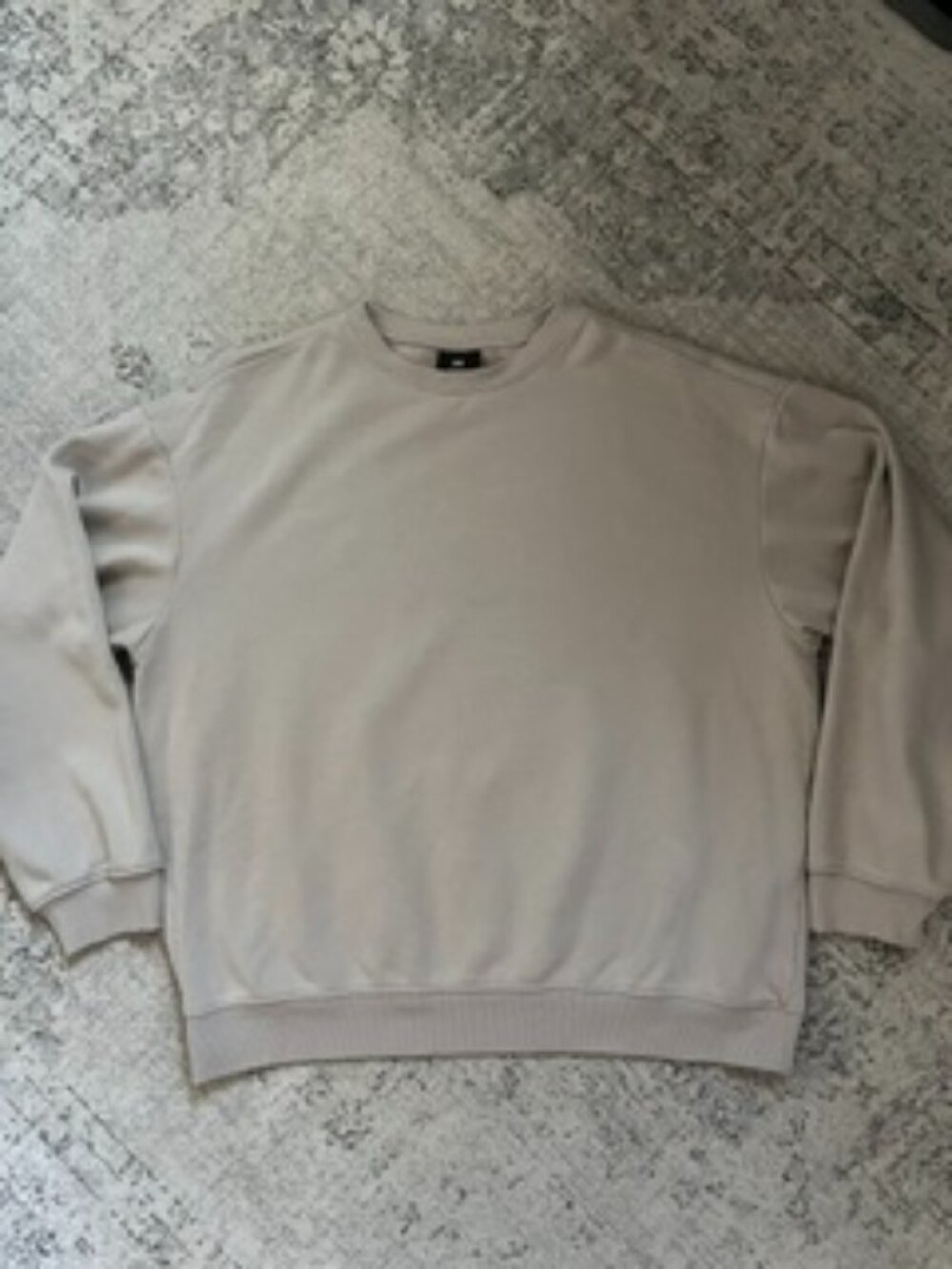 🧡3/$15 H&M Relaxed Fit Beige Sweatshirt L